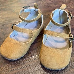 **FREE w/ purchase**Oldnavy 18-24 month shoe